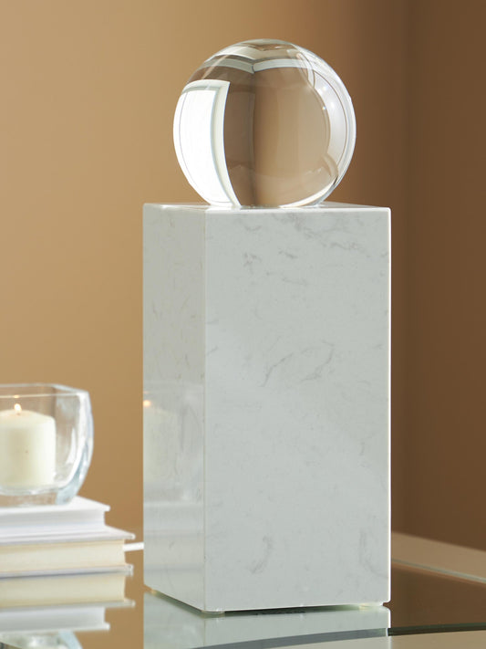 Ashley Express - Sellner Sculpture